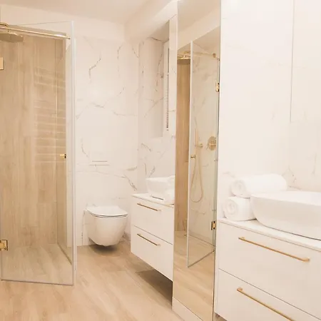 ヴィラ Harmonia ウストロン