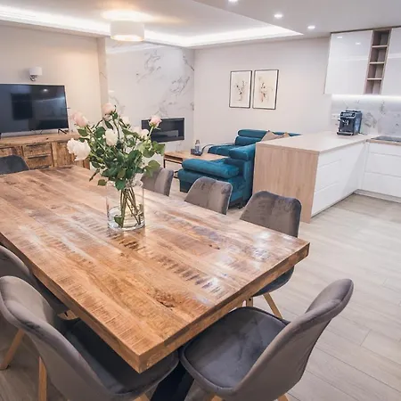 ヴィラ Harmonia ウストロン